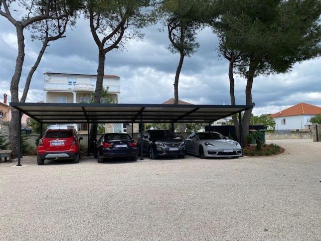 Villa Jalan Vrsi Extérieur photo